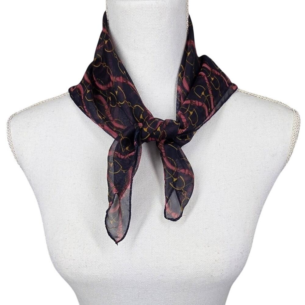 VINTAGE PATTERNED SCARF – 20" × 20" – QUILTED SATIN – CHAIN STYLE MOTIF – CLEAN